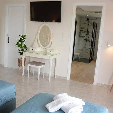 Athina's With Heated Pool Koskinou