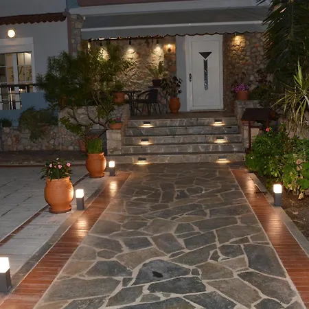 ヴィラ Athina's With Heated Pool *