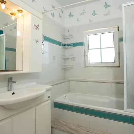 Athina's With Heated Pool Vila