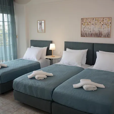 Athina's With Heated Pool Vila *