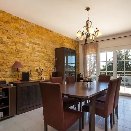 Athina's With Heated Pool Villa