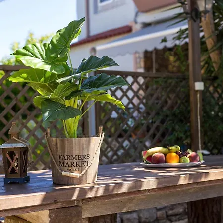 Athina's With Heated Pool Villa *