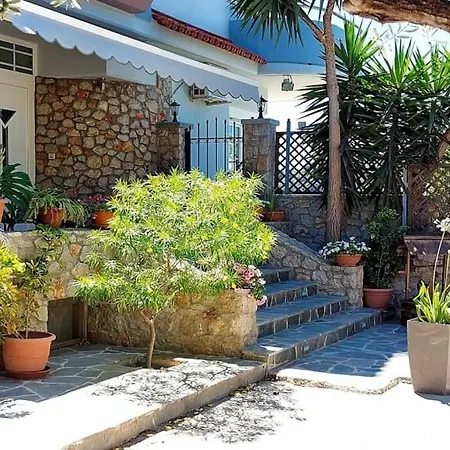 Athina's With Heated Pool