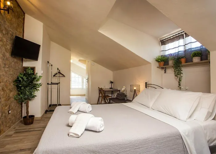 Athina's With Heated Pool *