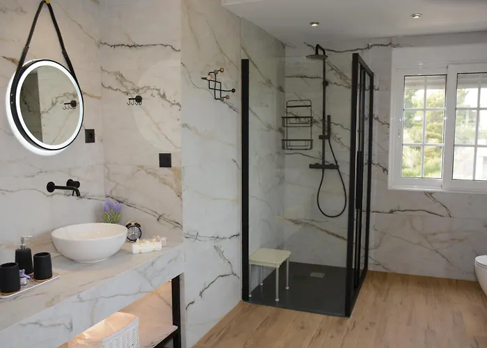 别墅 Athina's With Heated Pool