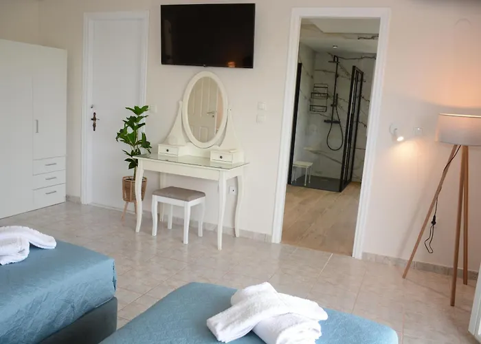 Athina's With Heated Pool Koskinou (Rhodes)