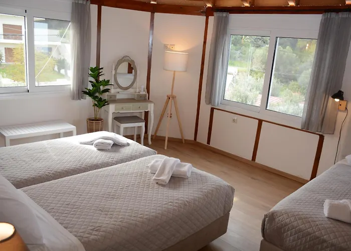 Athina's With Heated Pool *