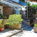 Athina's With Heated Pool