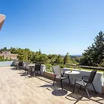 Villa Athina's With Heated Pool *