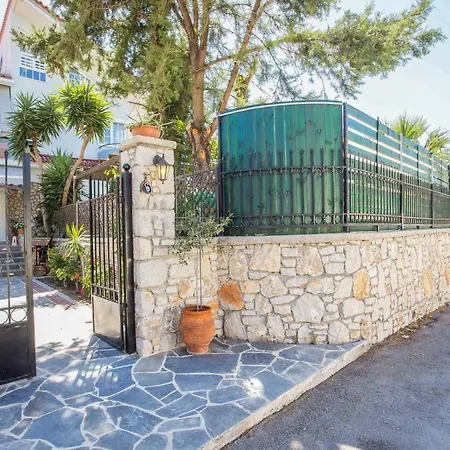 Willa Athina's With Heated Pool *