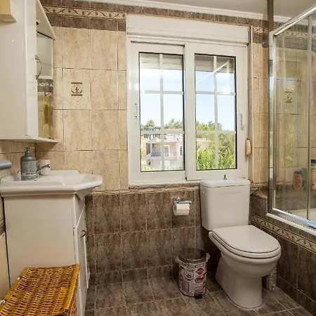 Athina's With Heated Pool Villa *