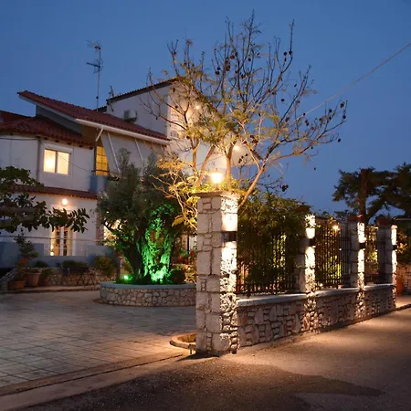 Athina's With Heated Pool