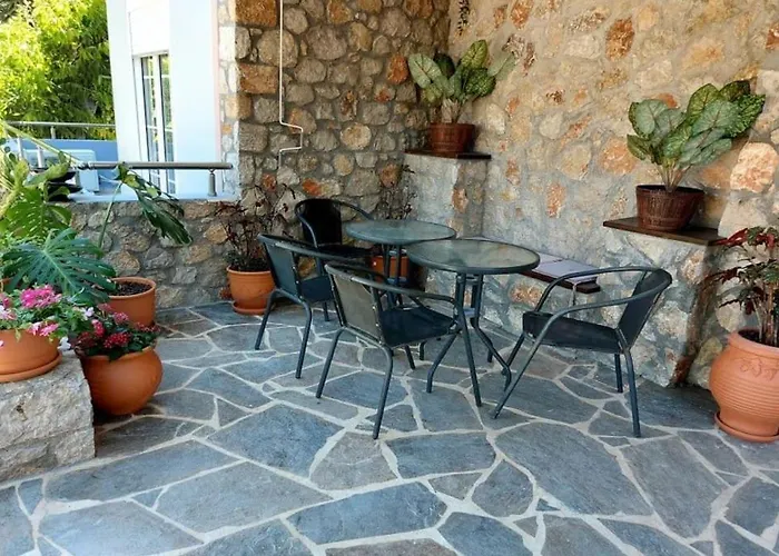 Athina's With Heated Pool Villa