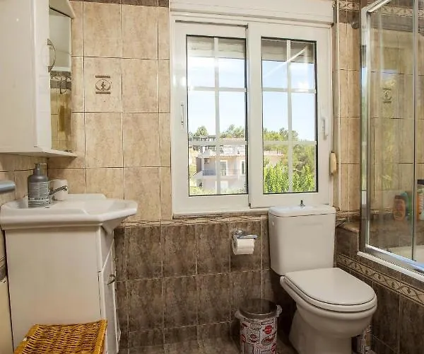 Athina's With Heated Pool Villa *
