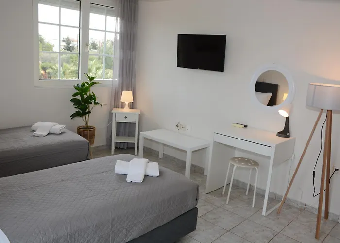 Athina's With Heated Pool Villa