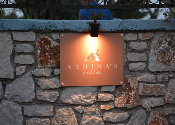 Athina's With Heated Pool Villa